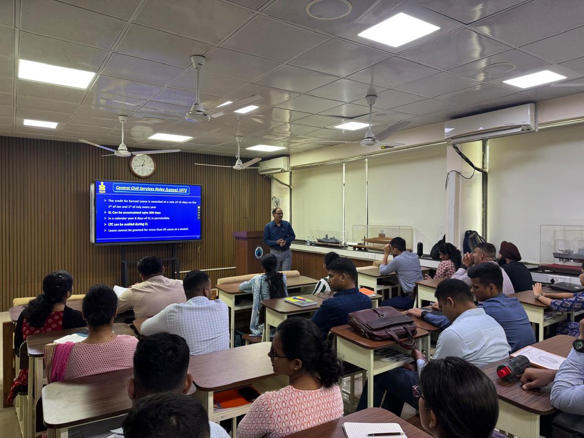 IN_DCP's tweet photo. Shri T Hussain, CAO from NHQ/ DCP delivered an insightful lecture on Civilian Administration and familiarization of CCS (CCA) Rules to the #PGDIIT batch 2023/24 of 60 #NavalOfficers at Naval Construction Wing, #IITDelhi. The session was well received, enriching knowledge and fostering valuable discussions.
#IndianNavy
#DefenceCivilians
#CivilianAdministration
#2024YearOfNavalCivilians
