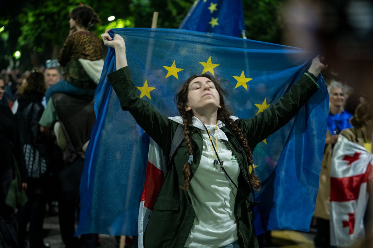 🆕 article by <a href="/sonjaschiffers/">Sonja Schiffers</a>
"If the government stays in power despite these violations, #Georgia’s relationship with the EU will further deteriorate. Many of the country’s active citizens will fall into a deep depression and seek emigration". 
🔗 shorturl.at/6Llau