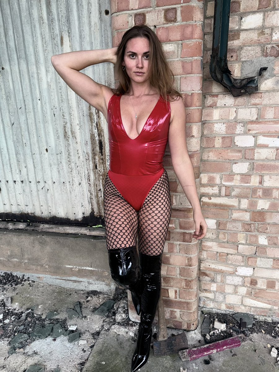 KateLatter99's tweet photo. Happy Halloween🎃👻 sub to see more🤫 
#Onlyfan #onlyfangirl #onlyfangirl #onlyfanscreator https://t.co/QiMmvlYJoU https://t.co/fPQQznUZKr