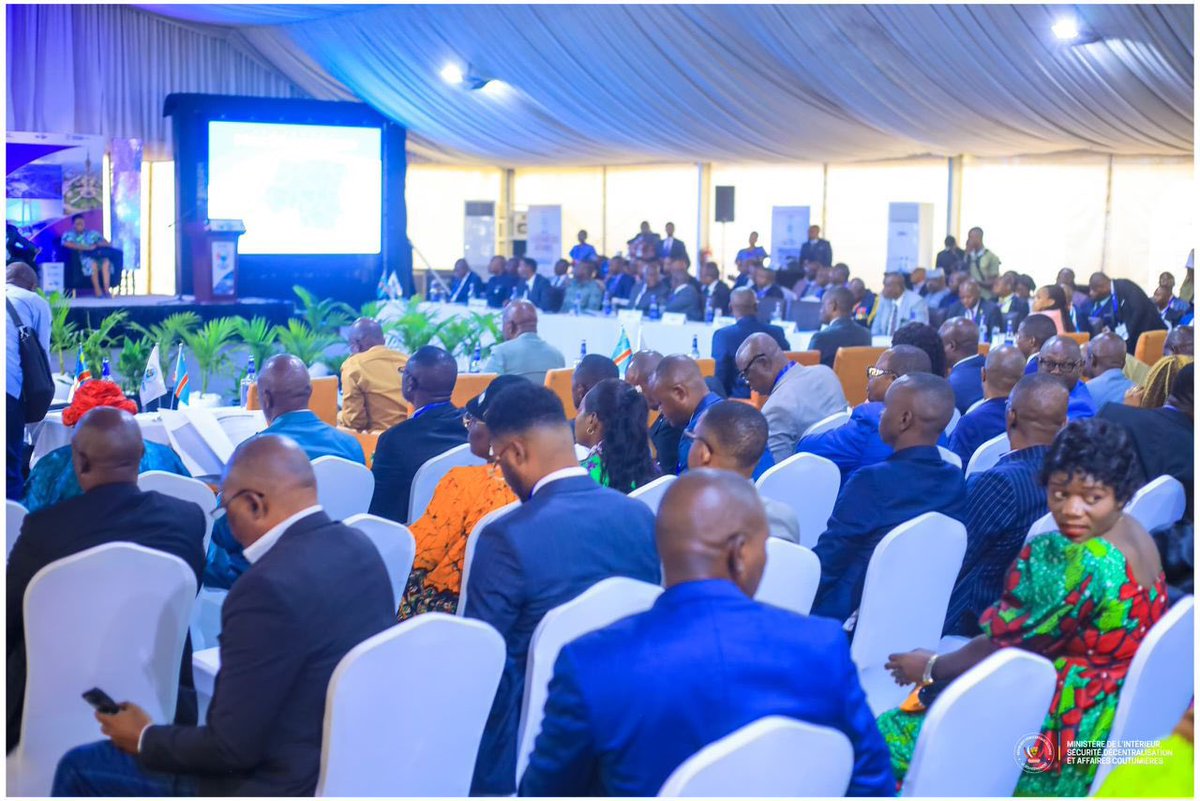 Dkm12450978's tweet image. #Lubumbashi, le 28/10/24

Le Vice premier ministre,ministre de l’Intérieur Sécurité décentralisation et affaires coutumières @shabani_lukoo a participé en tant que panéliste à la deuxième édition des Assises sur le Climat des Affaires en RDC #ANAPI, sous le thème : “La promotion