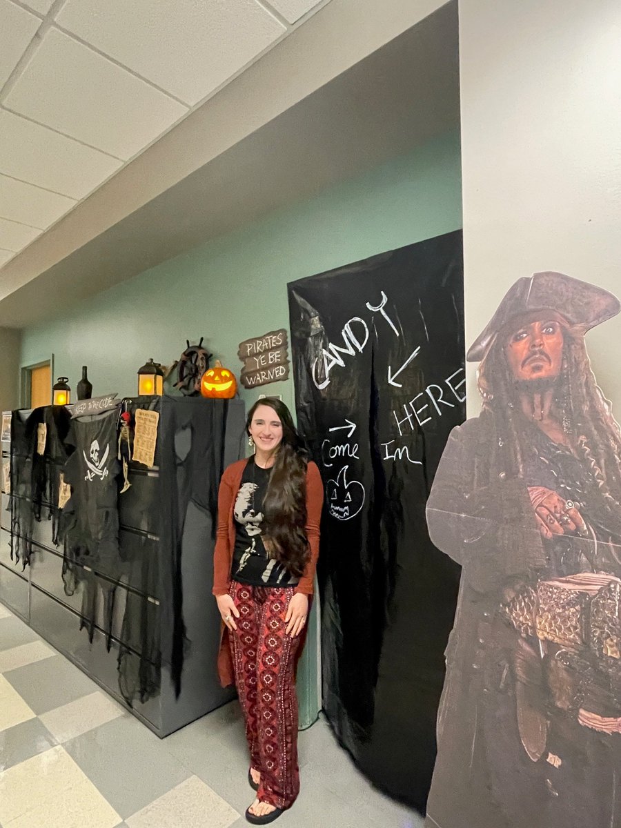 Lizstuartdc's tweet image. We have amazingly creative people in @jhubiostat!  
Check out Jessica&apos;s haunted office photos, and those on campus @JohnsHopkinsSPH can stop by E3536 today if you dare!