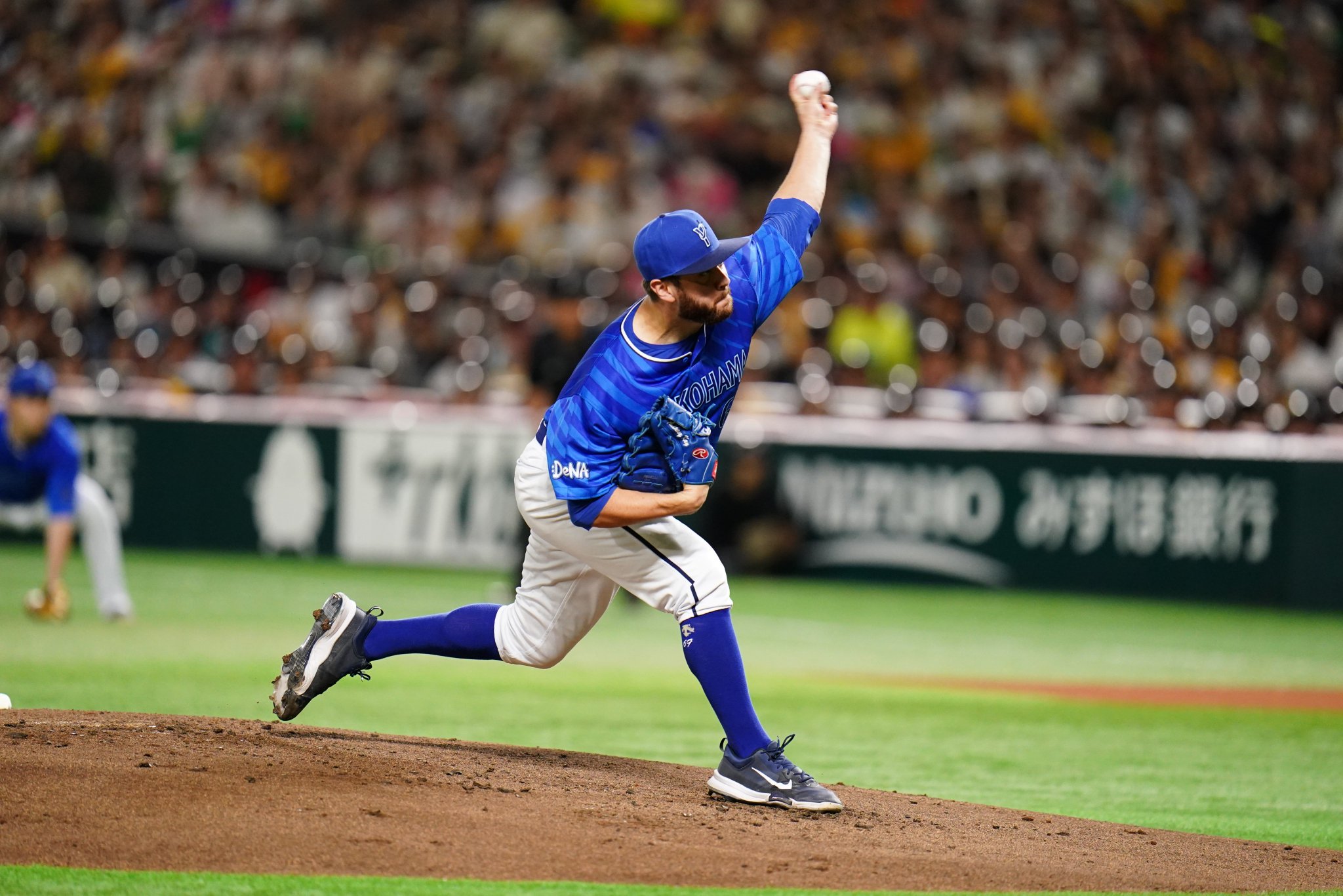 2016 プロ野球 セ・リーグ 横浜DeNAベイスターズ DESCENTE デサント 選手仕様 グランドコート 厚手ウォーマータイプ ジャケット・練習着 2016 プロ野球 セ・リーグ 横浜DeNAベイスターズ DESCENTE