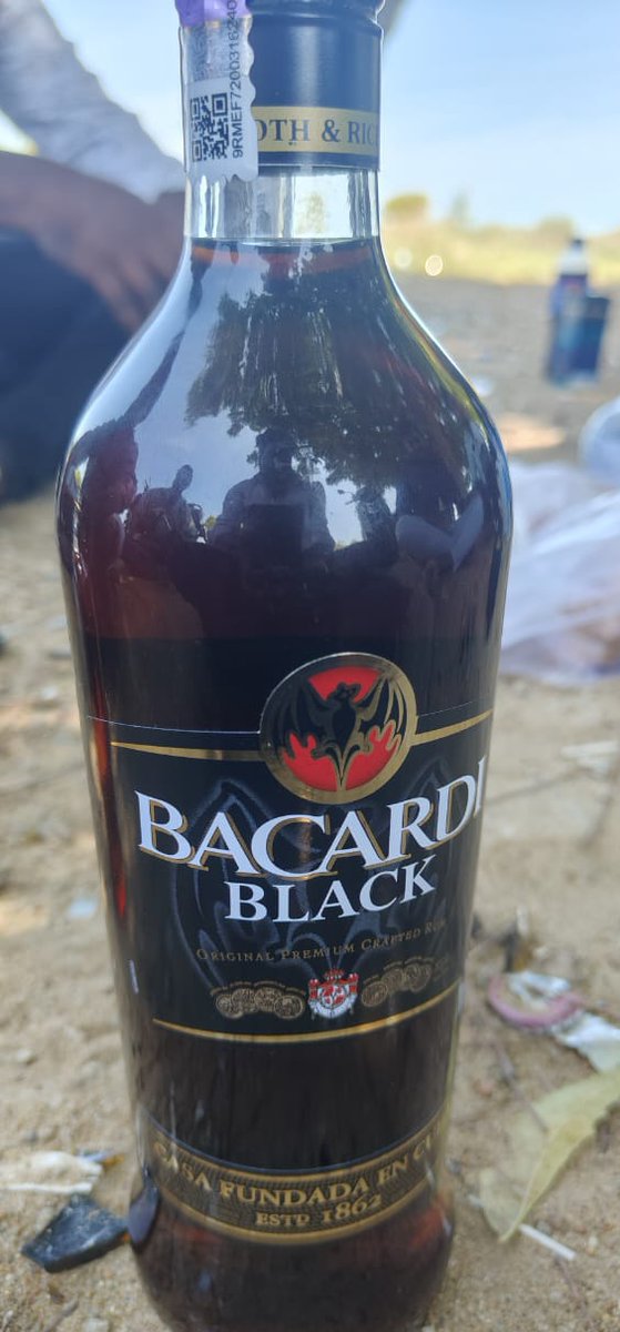 PrethilanF's tweet image. இதோ கிளம்பிட்டோம்ல கும்பல் கும்பலா #frds