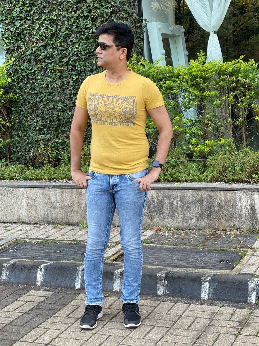 animalikhan's tweet photo. Yellow &amp; Blue Combo STUD https://t.co/oQdwD3ZAsQ