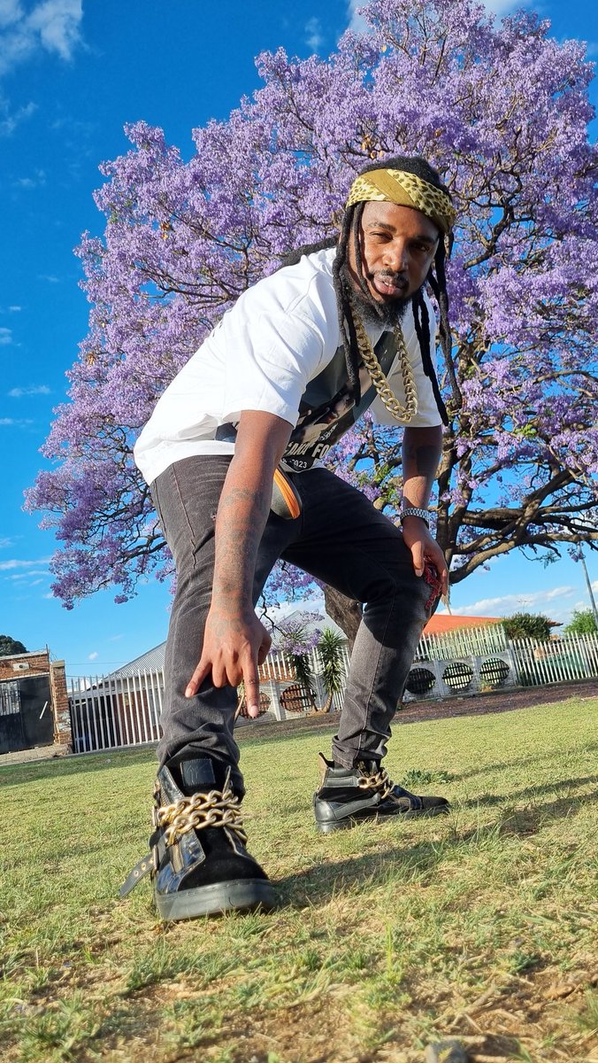briss_mbada's tweet photo. #lwish in stores 6 November 🔥🔥🔥#hiphop #trap #zimhiphop #Afrobeats #AFRICAN #nigerian #SouthAfrican #Zimbabwean https://t.co/lYMUlN8mvs
