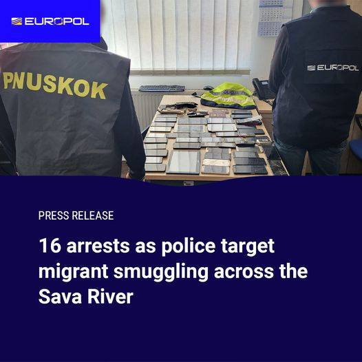 📷 16 arrestations alors que la police cible le trafic de migrants à travers la rivière Sava. Les forces de l'ordre de Croatie et de Bosnie-Herzégovine démantelent le réseau responsable du trafic illicite d'au moins 159 migrants dans des circonstances mettant leur vie en danger.