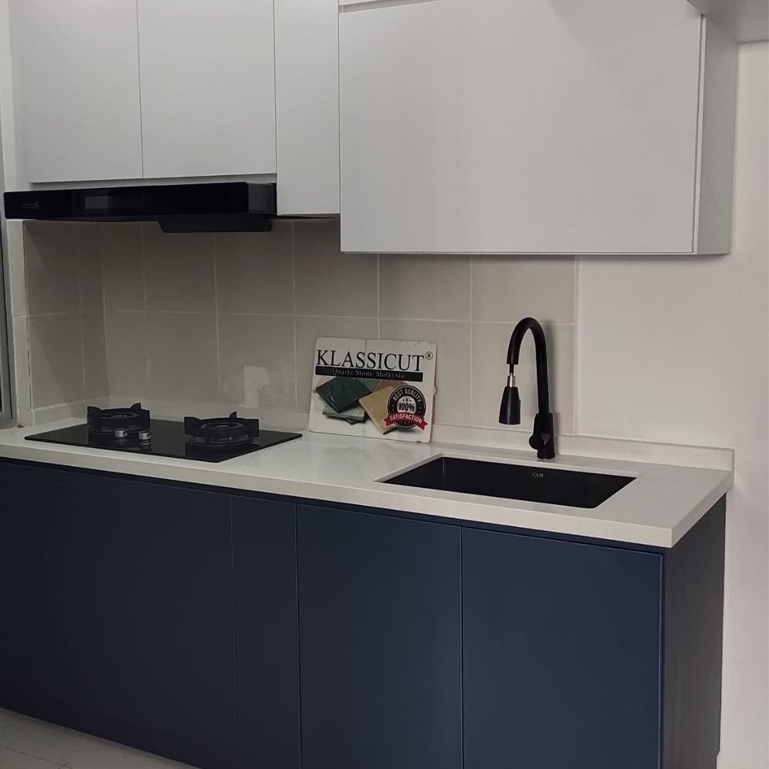 StoneAmperor's tweet photo. ✨ The Klassicut quartz top brings that sleek, sophisticated vibe, while solid plywood cabinets keep it all strong &amp; stunning.
​
#StoneAmperor #QuartzCountertops #KitchenCountertops #KitchenCabinet #LuxuryKitchenDesign #QuartzCountertops #QuartzStone #Countertops https://t.co/P8LFpeAE2g