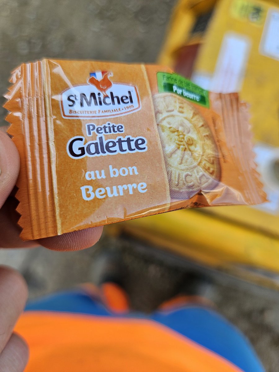 hate account tweet media