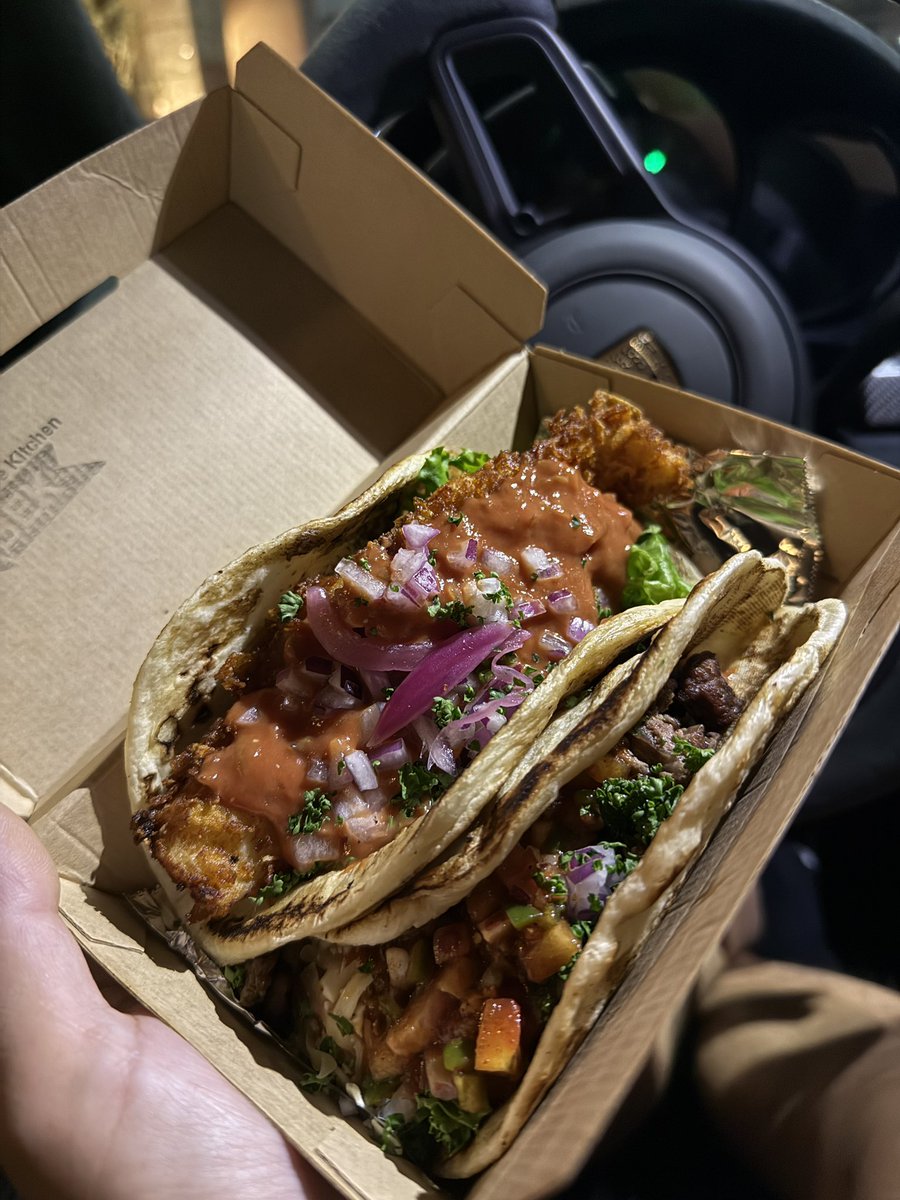 20justright's tweet image. 中目黒にできた沖縄発のタコス屋さんうめすぎるー🌮

#BlueEntranceKitchen
#SpyderRS