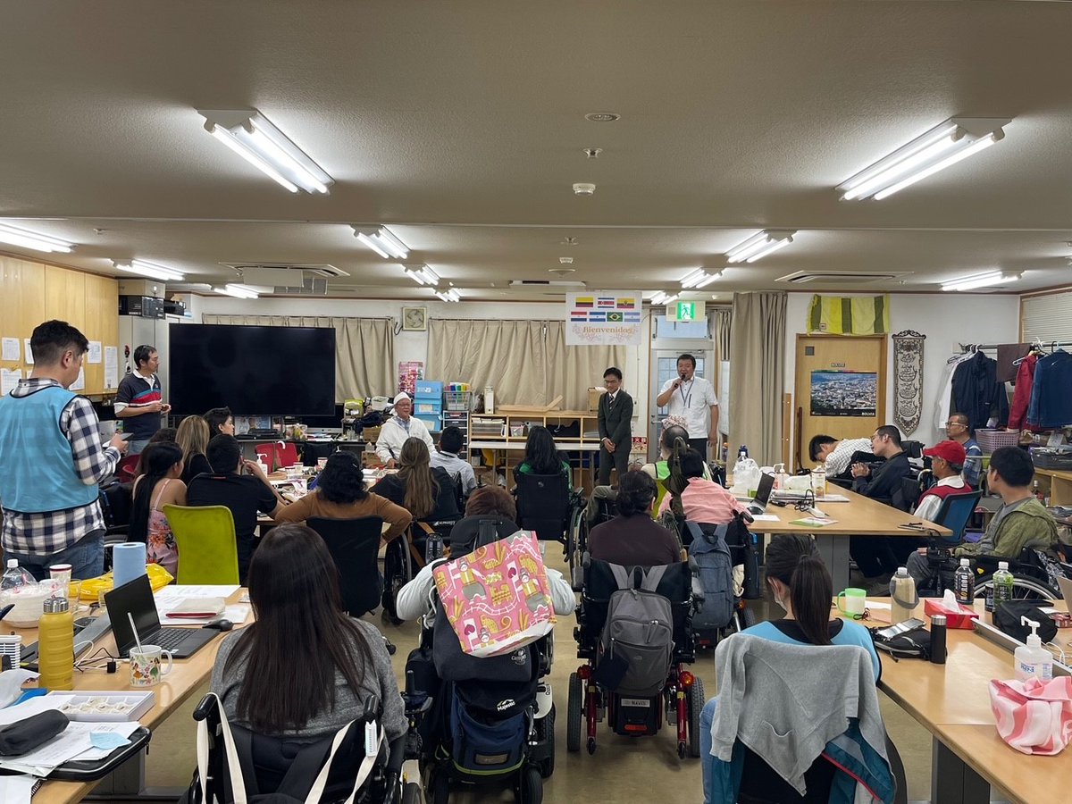 コスタリカ への #国際協力 50周年を記念し、コスタリカで長きにわたり障害者の #自立支援 に取り組まれてきたNPO #メインストリーム協会（#西宮市  ）に対し、JICAコスタリカ支所からの感謝状を贈呈しました！ 来日中の中南米の障害当事者・介助者も祝福してくれました。