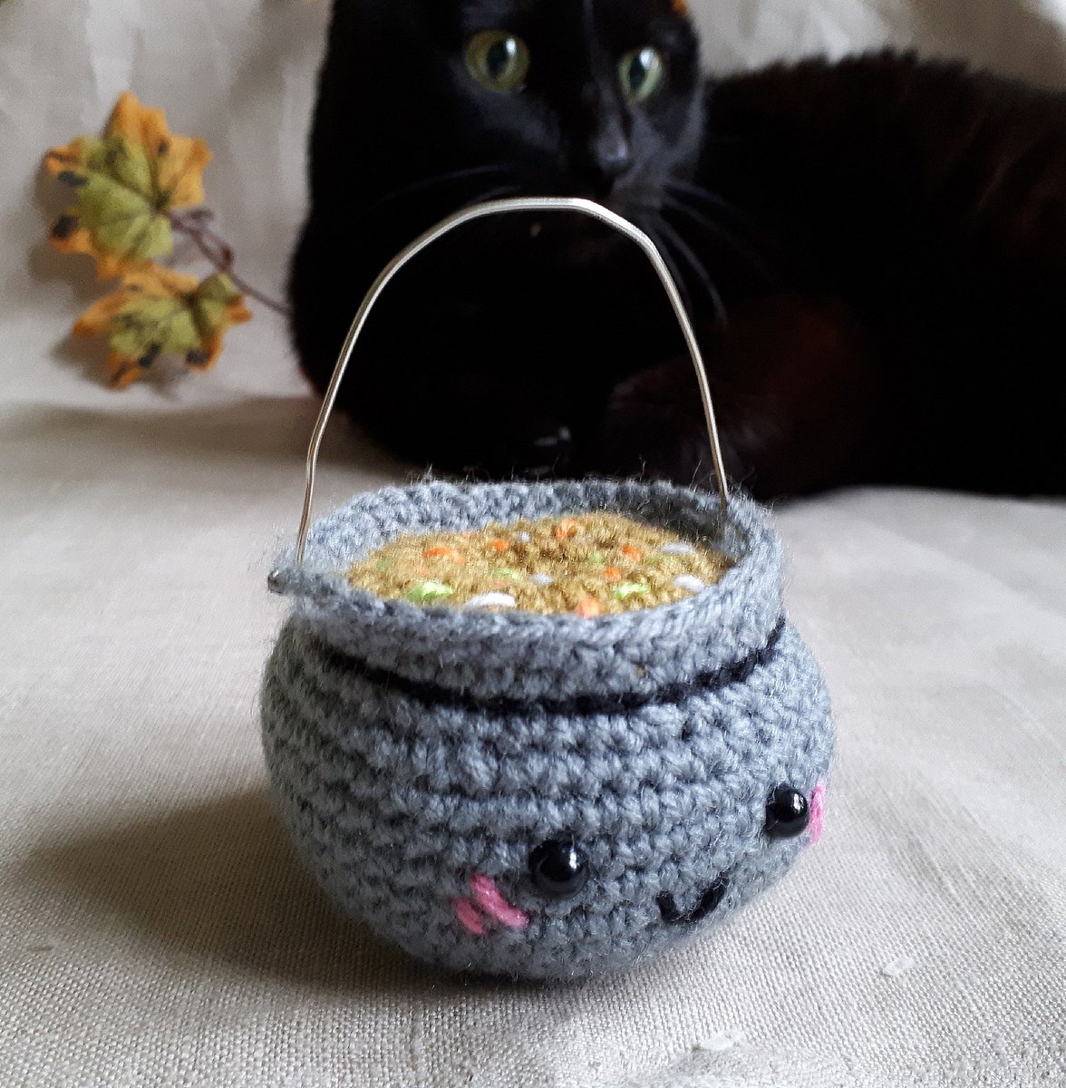 blackkingsdream's tweet photo. A pot of witch's brew)))
#Amigurumi #Halloween #myhandmade https://t.co/TWwa9pWqAk