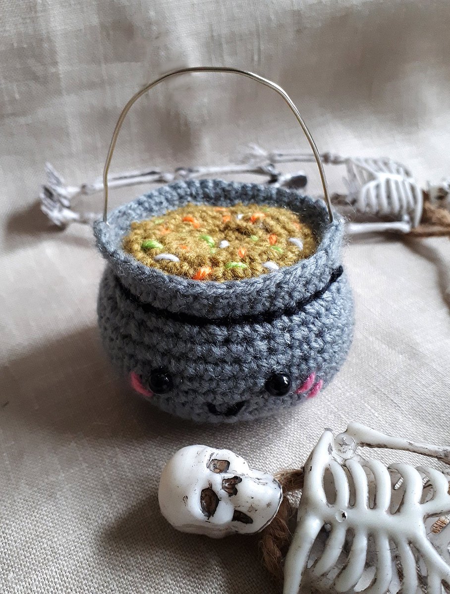 blackkingsdream's tweet photo. A pot of witch's brew)))
#Amigurumi #Halloween #myhandmade https://t.co/TWwa9pWqAk