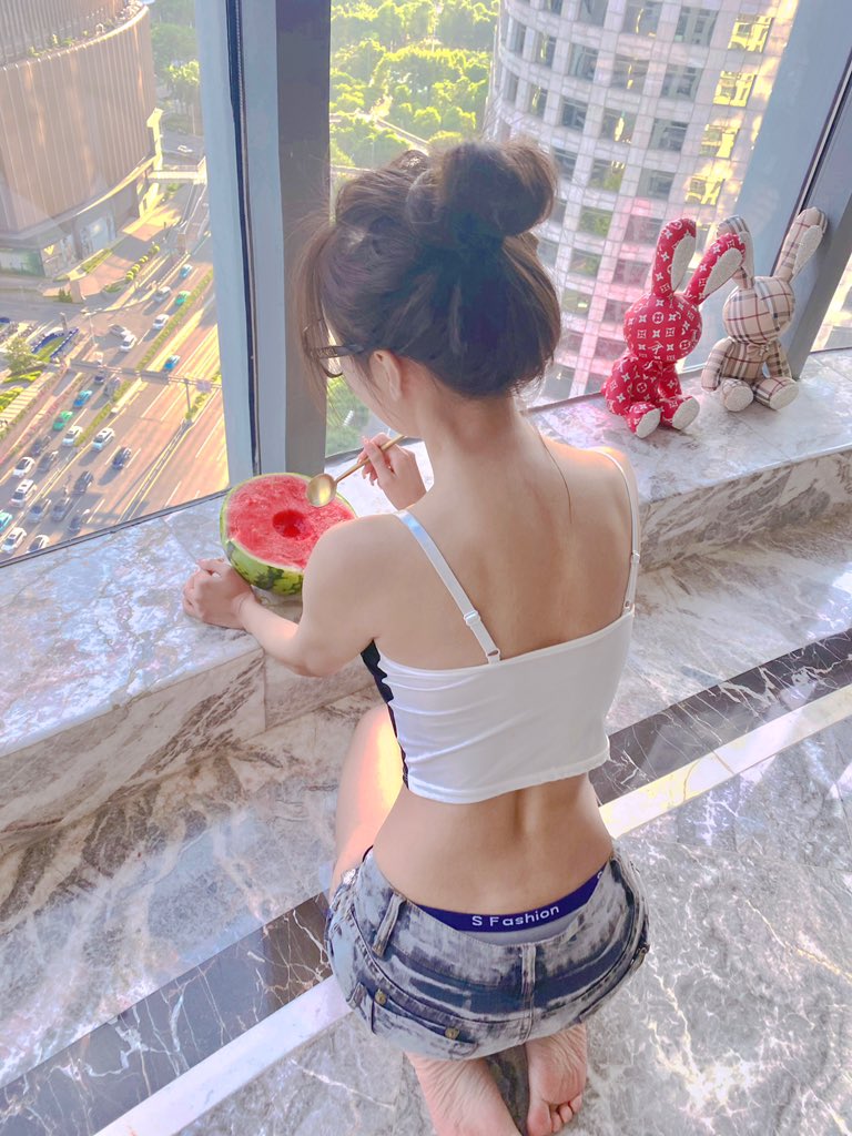 不做慈善 不捡破烂 https://t.co/l4UkEwhaT0
