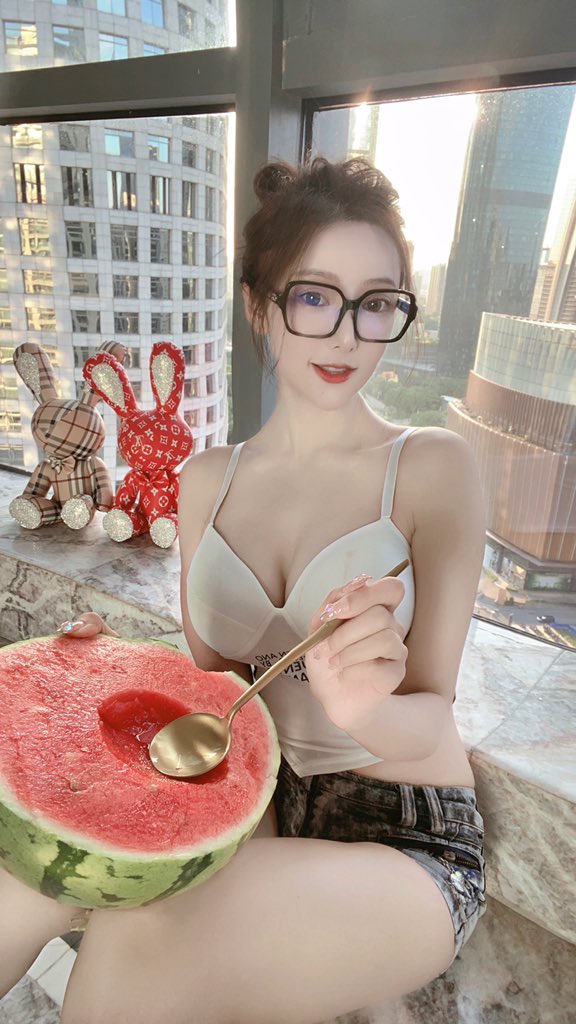 不做慈善 不捡破烂 https://t.co/l4UkEwhaT0
