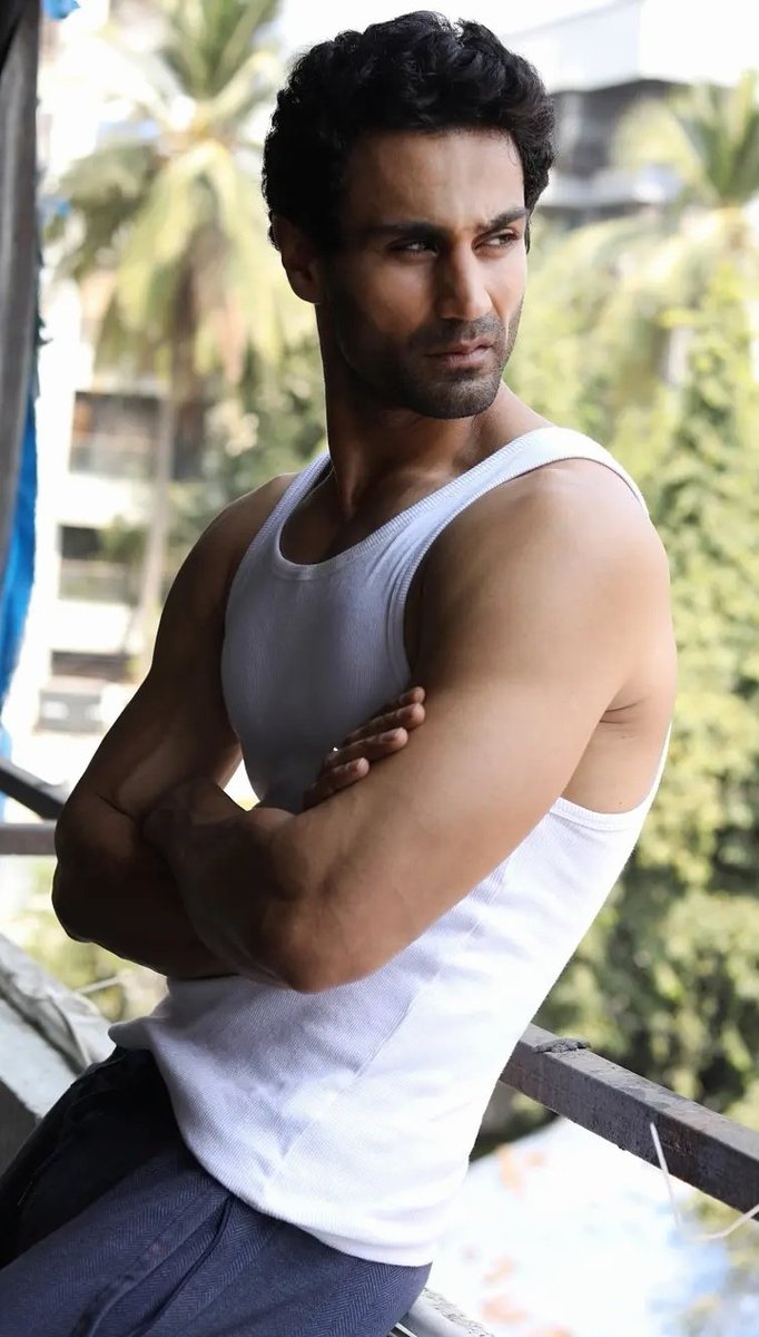 karanoberoiKO's tweet photo. The afternoon breeze on the terrace whispers serenity, embodying relaxation at its finest. #MenStyle model style diaries #model #KaranOberoi #MaleModel #FashionModel #AfternoonVibes #TerraceChill #SummerStyle #RelaxationMode #ZaraFashion #CasualCool https://t.co/sw8hdA0p0H