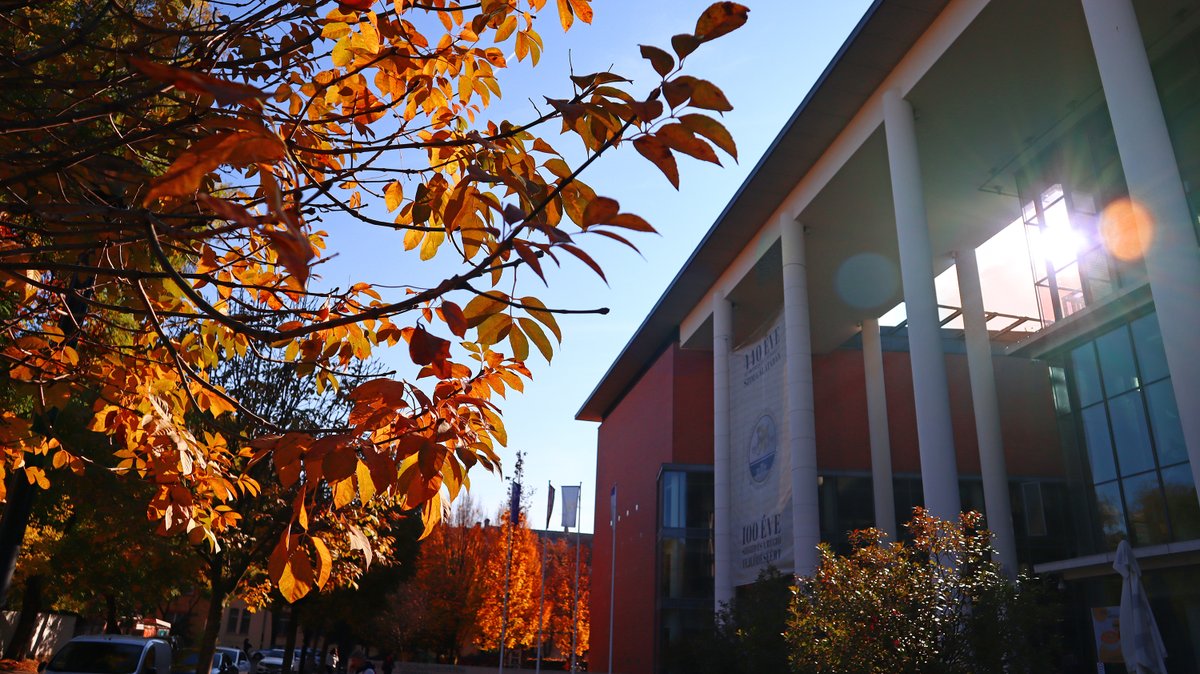 LibrarySzeged's tweet photo. With November bringing conferences and the start of the ball season, we will be making more frequent changes to our opening hours.

Check here:
https://t.co/DhwjGNu4iM

We apologise for any inconvenience and thank you for your understanding! 💛 https://t.co/fvGPDDIC0v