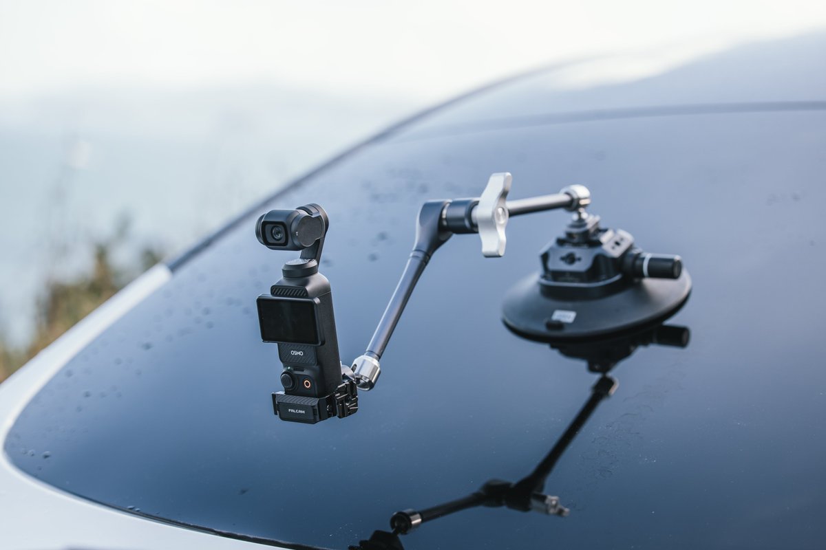 FALCAM_Official's tweet photo. How to film the car shot by Pocket3?
Only need three gadgets👇
✅F22 Quick Release Suction Cup 4.5 Inch
✅11 Inch/7 Inch Extension Magic Arm
✅F22 Quick Release Expansion Frame (For Pocket3)
Inside and outside of the car shot is all set to go!
#Falcam #dji #vlogger #CarShoot https://t.co/1xKLKKe9r3