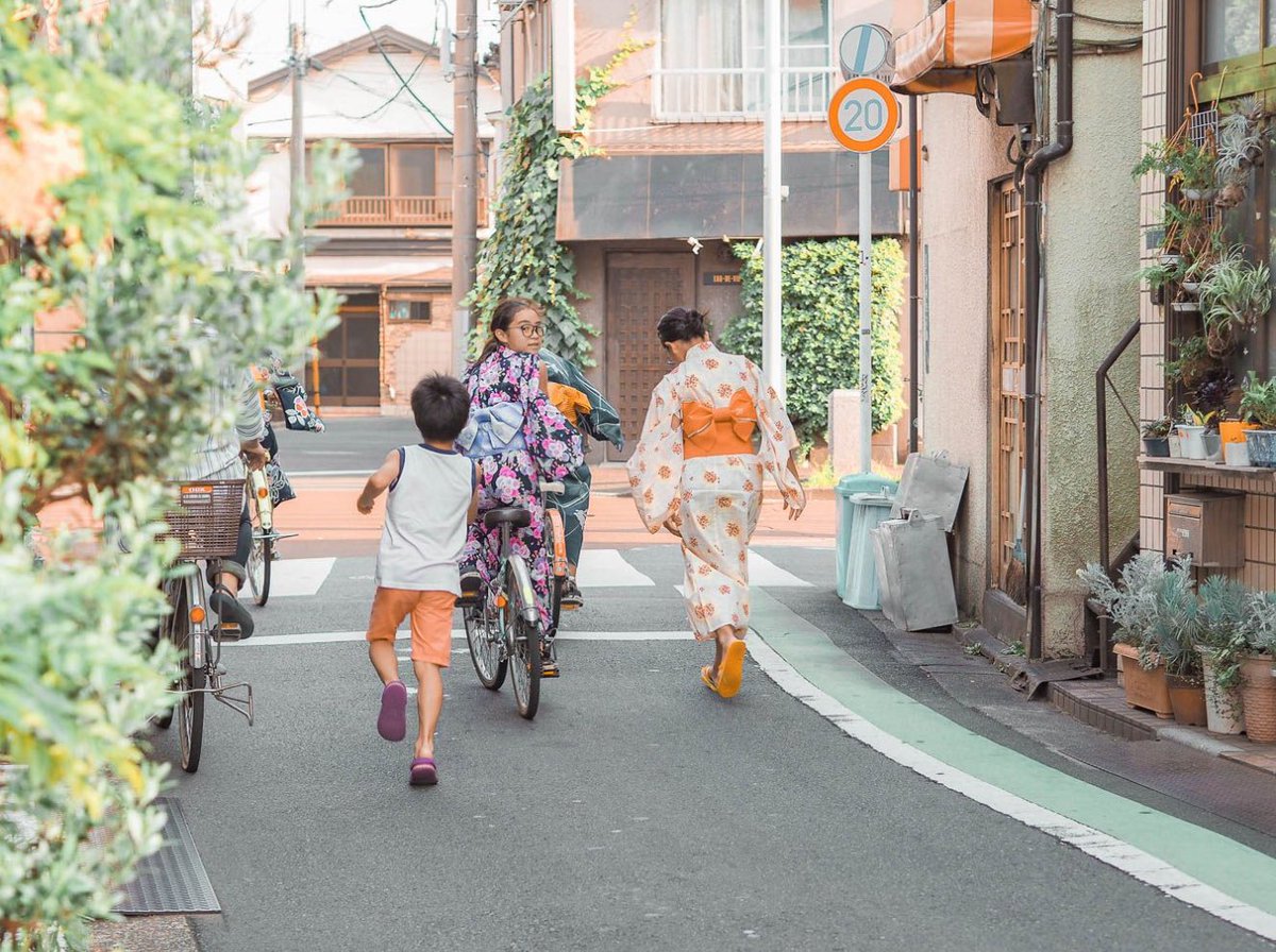 1/ Vivre en maison à quelques minutes à pied du métro 🧶

À Tokyo, on trouve des dizaines de milliers de maisons à quelques minutes de marche des stations les plus fréquentées du monde.