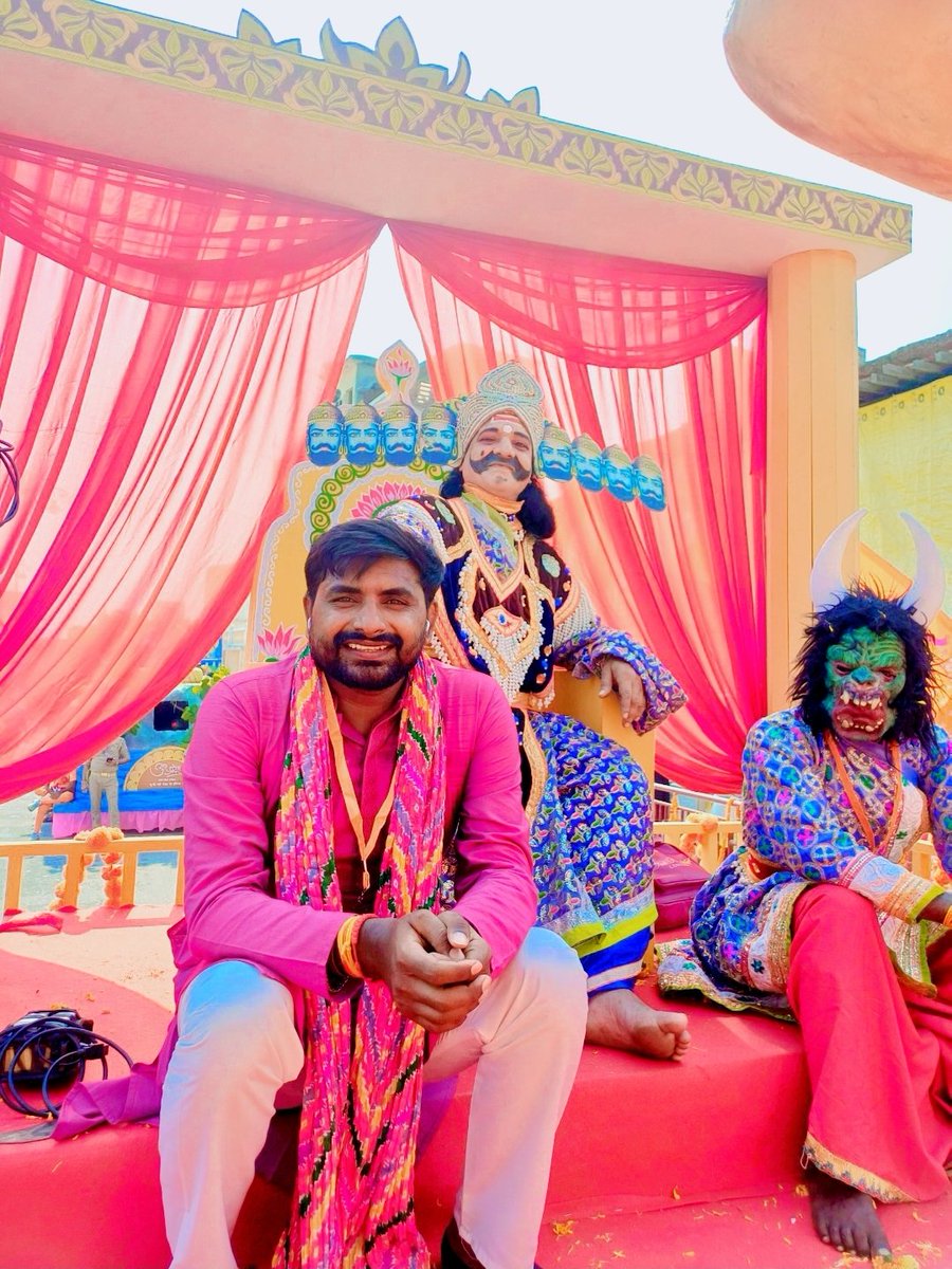 YourGhanshyam's tweet photo. दिल में राम हैं, इसलिए रावण भी मेरा अपना सा लगता है 🙂

#Ayodhya #Dashanan #Ravan #ज़िंदगी_हूँ_मैं https://t.co/L5TaWyrgxZ