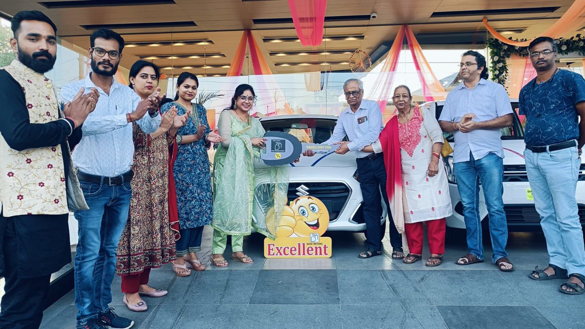 akshayhunka's tweet image. प्रभु की कृपा और माता पिता के आशीर्वाद से आज अपने व्यवसाय के लिए पहली गाड़ी ली