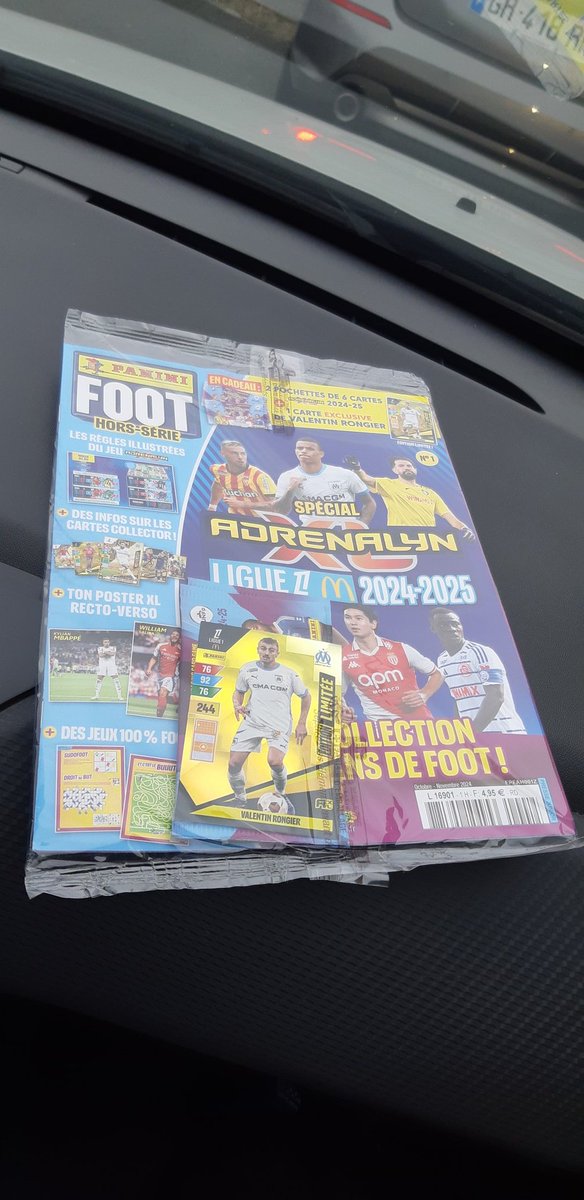 EddyLambois's tweet image. Il est là Vava ! #thehobby #CardsAddicts #panini #om #paniniadrenalynxl #TeamOM @Panini_fr #sportscards #CardCollector #whodoyoucollect