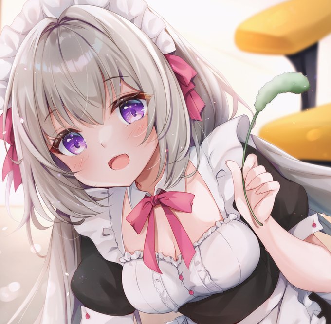 本日発売の電撃萌王さま12月号の萌絵萌絵コロシアムに『メイドさん』テーマで描かせていただきました!インタビューも載せていただいてるのでぜひみてもらえたら嬉しいです。よろしくお願いします😊 