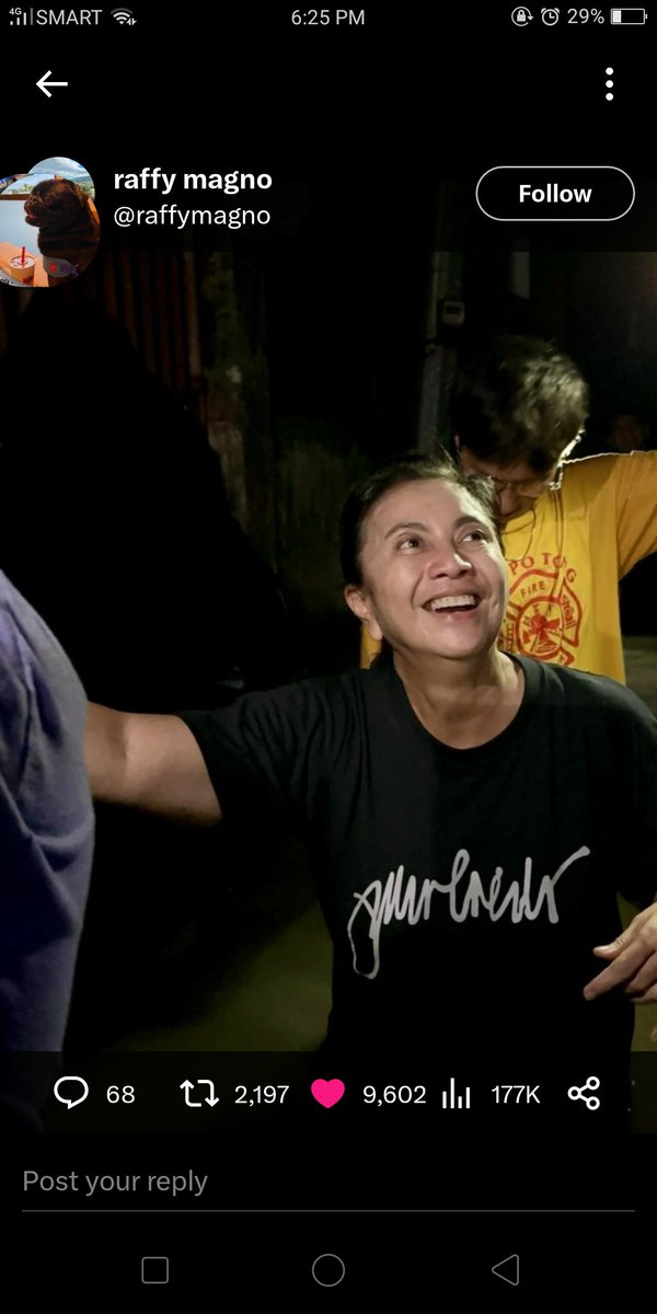 FMJemena's tweet image. #LiwanagSaDilim (#LightInTheDarkness)

Borrowed this photo of #AttyLeniRobredo taken by @raffymagno and posting it because I really, really need a Hope to look forward to.