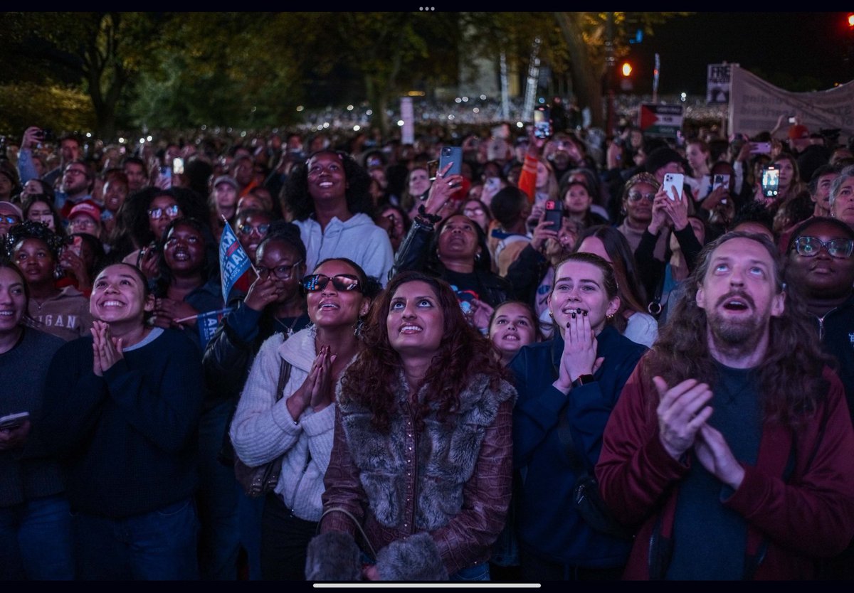 WillVernonNews's tweet photo. Some amazing photos from the Kamala rally in Washington DC
(AFP, Reuters, the Times) https://t.co/5DuWU9axev