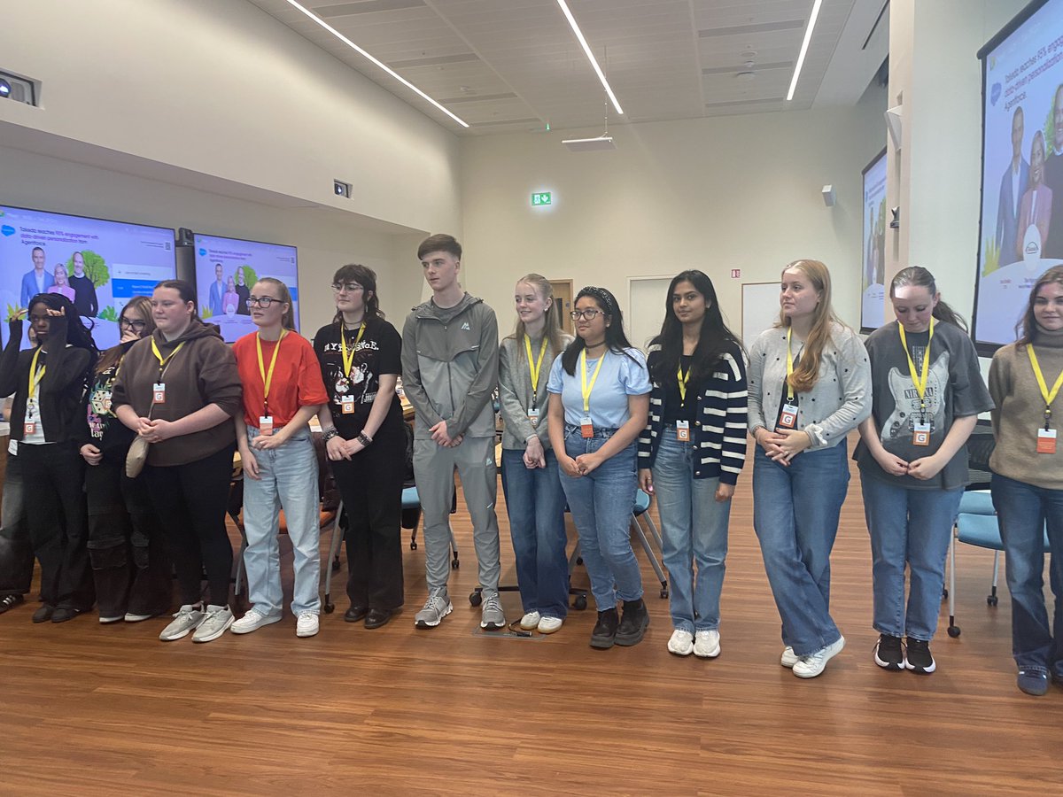 mercyinchicore's tweet photo. Our wonderful 5th &amp; 6th year #Aspire2 Youth Advisory Panelist’s took time from their midterm this week to visit the Salesforce Tower. They did some team building &amp; had fun brainstorming ideas. Also spot some of our past pupils who are now #Aspire2 leaders ❤️ https://t.co/bBs8ZVxGfY