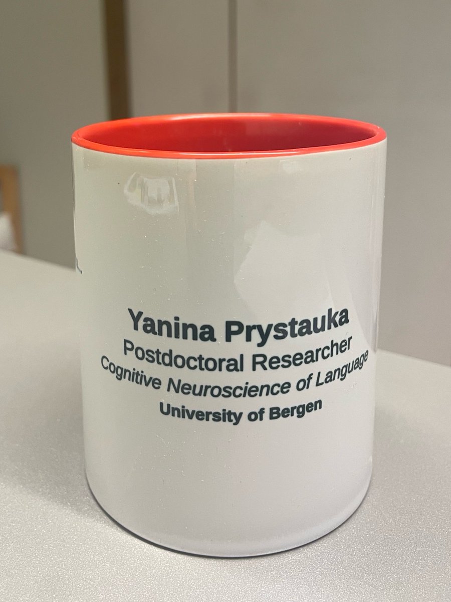 I was so flattered to have been invited to talk about online eye tracking in #GorillaPresents, and happy to receive a surprise Gorilla mug after the talk! 🦍☕ Can’t recommend this software enough 😊 #eyetracking #behavioralscience #researchtools
