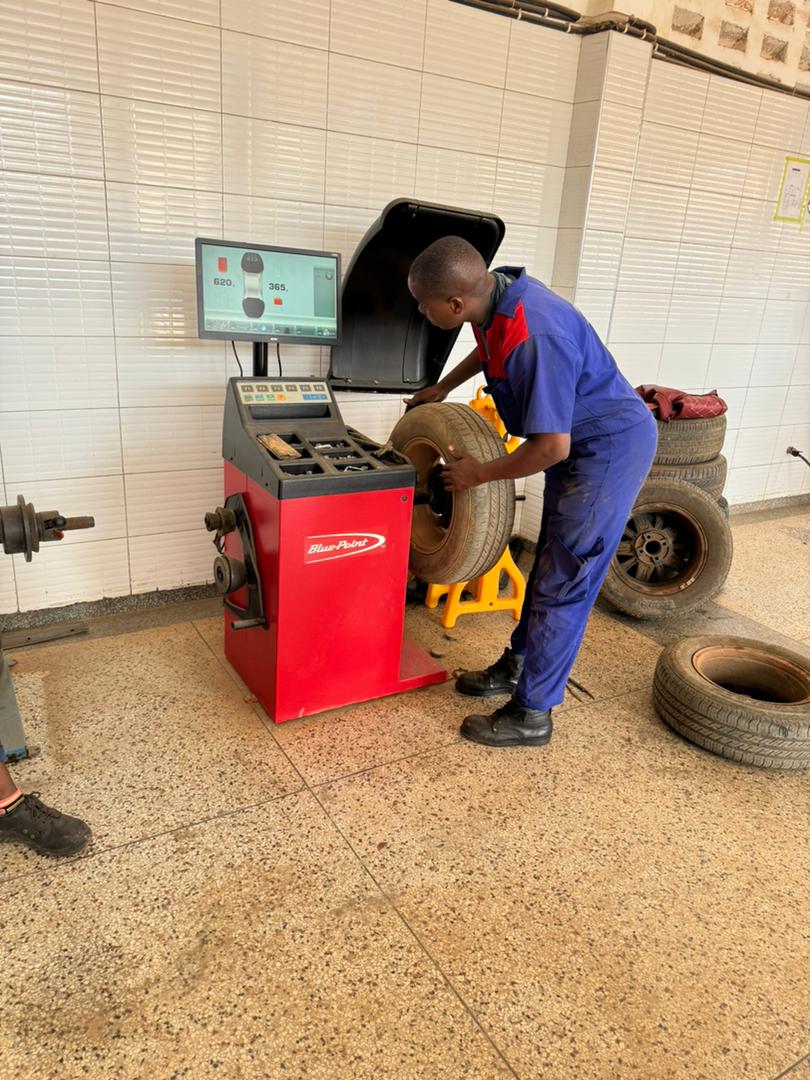 NiyoGarage's tweet image. From professional #panelbeating &amp;amp; #reliable #carservices to #exceptionall Tyre fixes and #motorvehicle #maintenance, we offer top-notch #AutoCare services — all at pocket-friendly prices with timely completion! 😊👍 #CallOrWhatsapp: 0757001002/0776202785. #WisdomWednesday