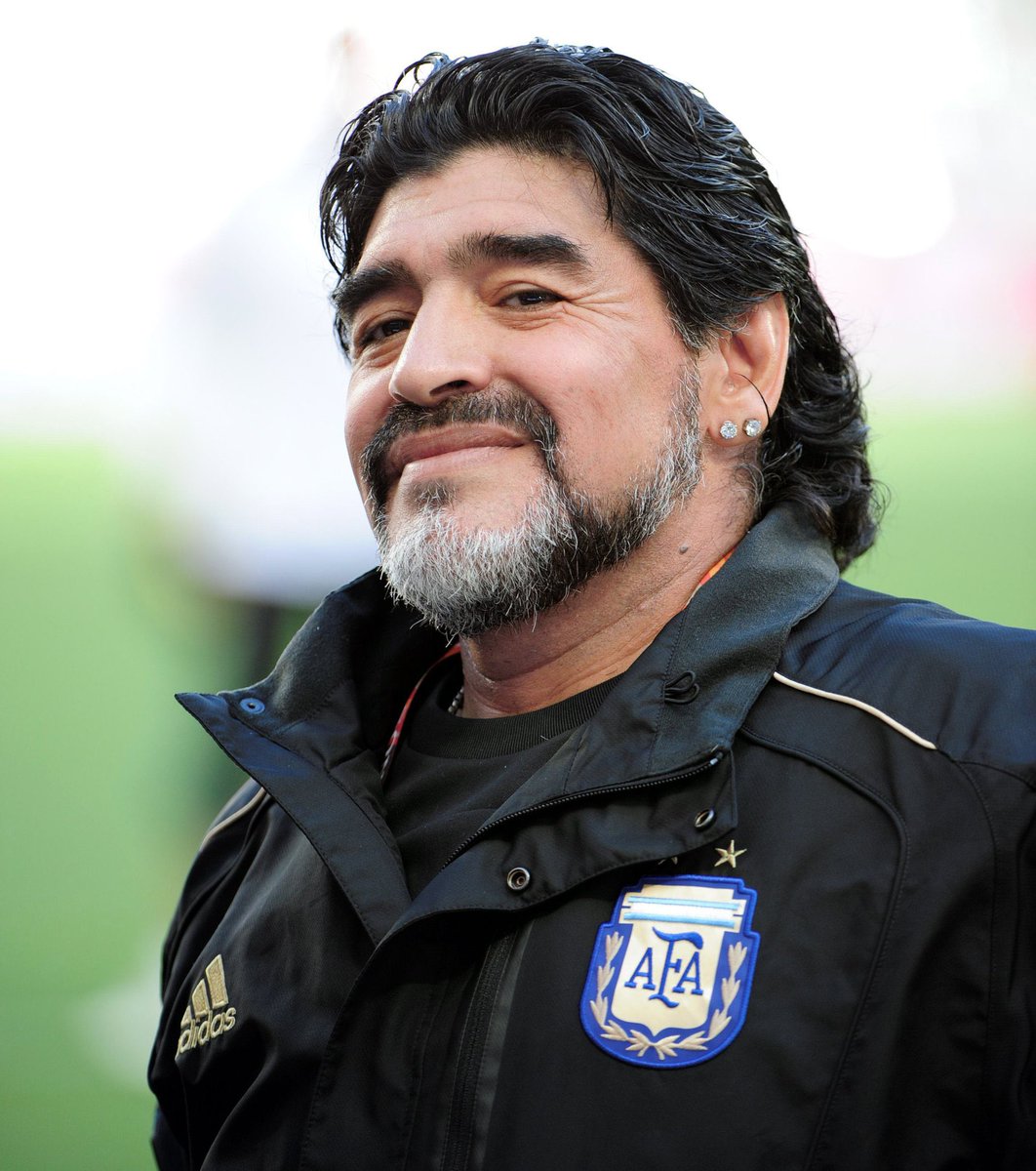 En este día y cada día 
Amor eterno ❤️
Feliz cumple Pelusa querido!!
Maradonicemos al Mundo 🔟🌎