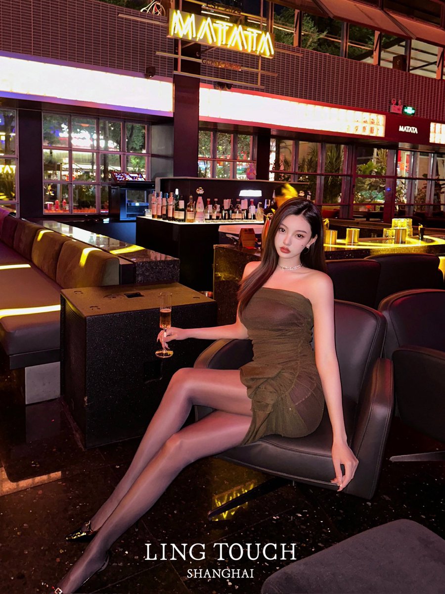 🥂丝光蔓延，御姐气场全开

「凝脂™」3D无缝款
丰韵摇曳，与生俱来
直达选购📮 https://t.co/OFsLQq7VtR