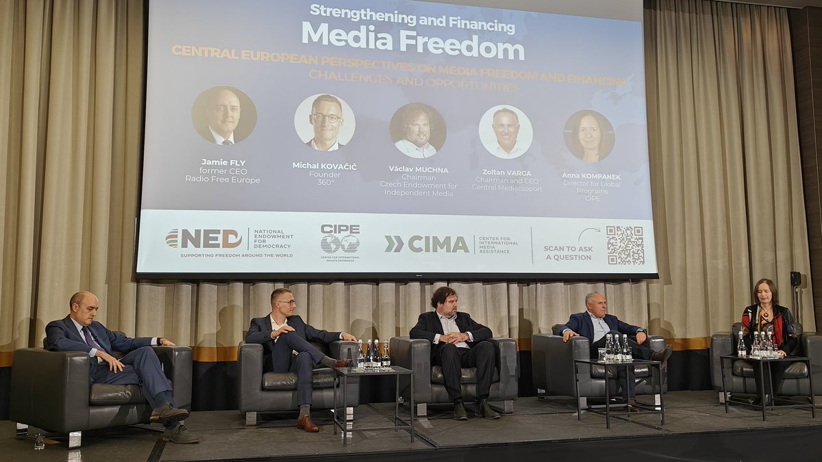 Właściciele, inwestorzy i liderzy z niezależnych od władzy mediów na Węgrzech 🇭🇺,Słowacji 🇸🇰,w Czechach🇨🇿 i w innych krajach (ex-CEO <a href="/RFERL/">Radio Free Europe/Radio Liberty</a>) o wyzwaniach dla wolności i finansowania mediów na konferencji <a href="/CIPEglobal/">Center for International Private Enterprise (CIPE)</a>, <a href="/NEDemocracy/">NEDemocracy</a> i <a href="/CIMA_Media/">CIMA</a> w Warszawie.Prowadzi <a href="/AnnaKompanek/">Anna Kompanek</a>.