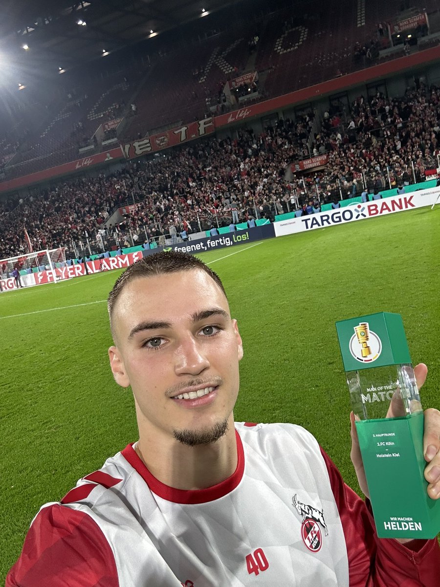 fckoeln_jp's tweet photo. 𝑴𝑶𝑻𝑴 🌟
___
#effzeh #KOEKSV https://t.co/ceYfHr8ZMN