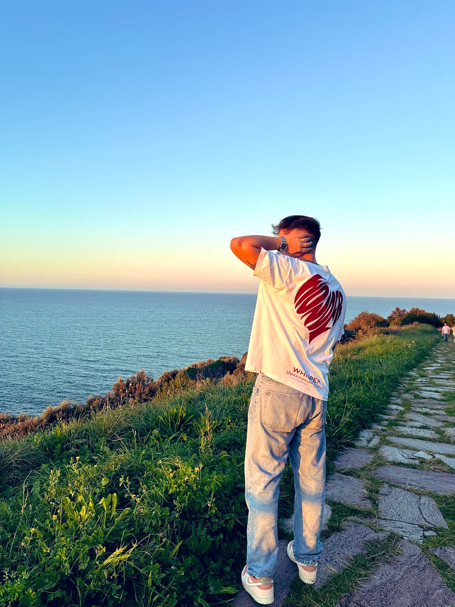 Manu Cuervo🌙 tweet media