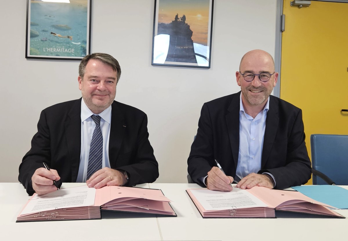 L’académie de #LaRéunion et Orange Reunion-Mayotte signent un partenariat pour le développement des compétences numériques 

➡️tinyurl.com/y5ke9ztk

➡️Le 10 octobre dernier, Pierre-François Mourier, recteur de région académique de La Réunion, et André Martin, directeur