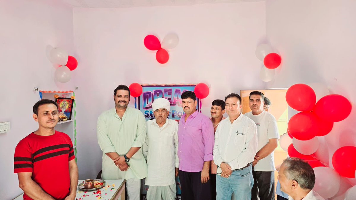 LadnunKarni's tweet image. मावा गाँव में Dream Study Point (लाइब्रेरी) का उद्घाटन करने का सौभाग्य प्राप्त हुआ। यह लाइब्रेरी क्षेत्र के विद्यार्थियों के लिए शिक्षा और आत्मनिर्माण का एक महत्वपूर्ण केंद्र बनेगी। इस अवसर पर मावा भागीची में पूज्य प्रकाश दास जी महाराज का आशीर्वाद लिया |
#studypoint #library