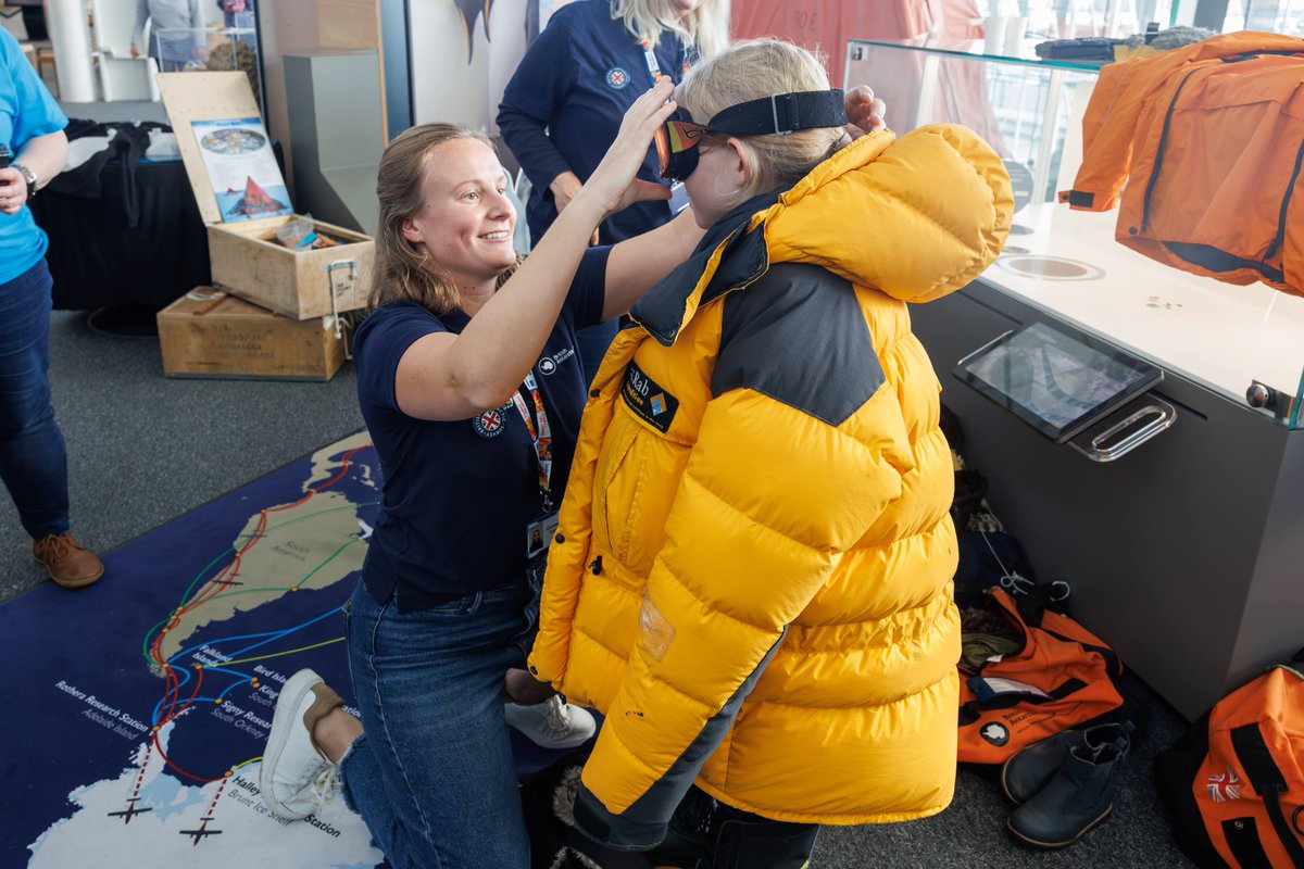 Techniquest's tweet image. Over the 18–20 October, we partnered with @NERCscience and @NOCnews to deliver Explore Our Planet, a free event all about Earth&apos;s oceans🌊

Visitors got to try on genuine Antarctic explorer gear and take a tour of the RRS James Cook — read more about the weekend through our blog!