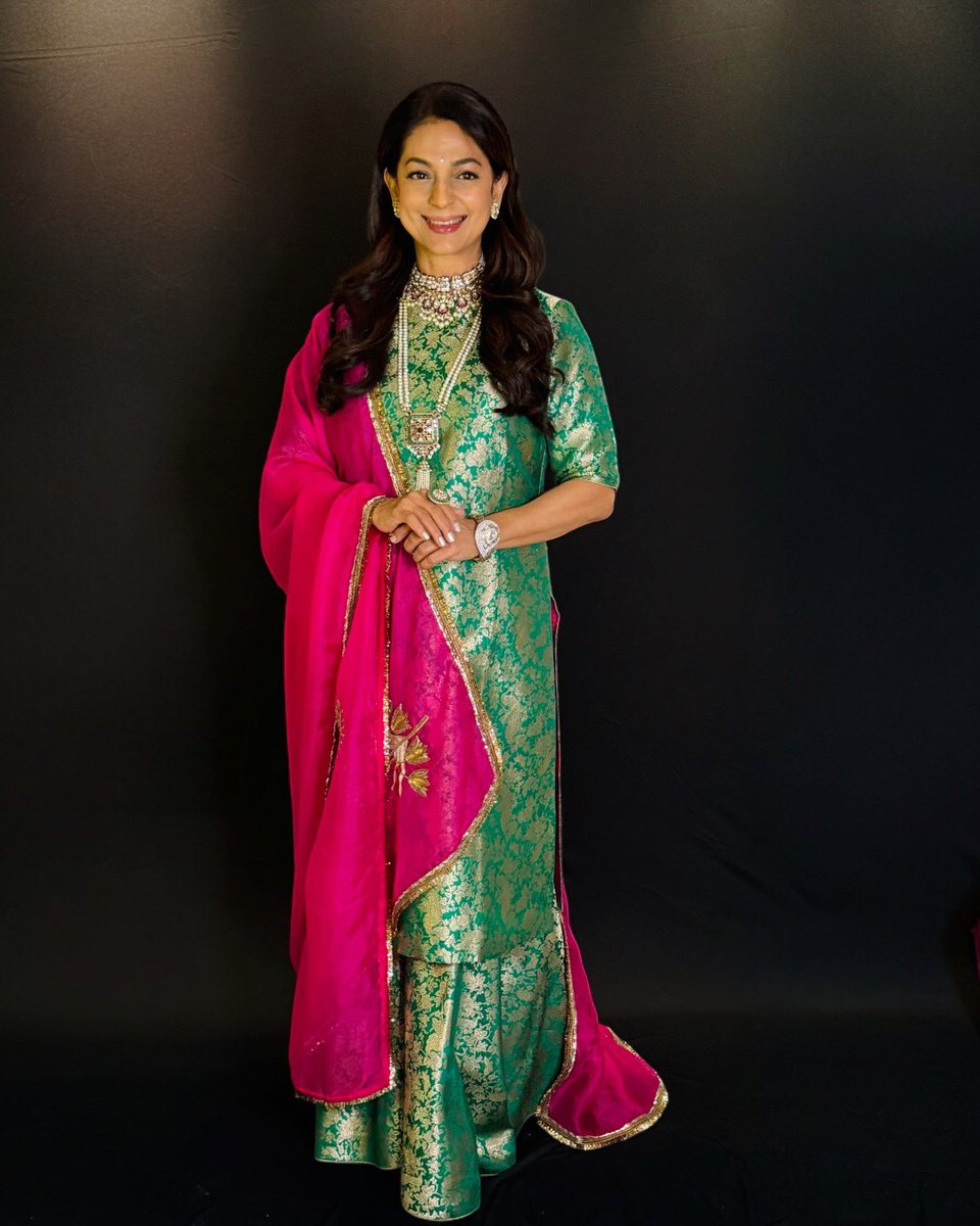 iam_juhi's tweet photo. Diwali is the perfect time to connect, to cherish, and to spread joy! 🙏💕⭐️😇May this festival of light , bless you with all the things you hold dear and fill your heart with endless love. Happy, happy Diwali to you and all your loved ones ⭐️⭐️⭐️⭐️⭐️😇😇😇😇😇😇💕💕💕💕💕⭐️⭐️⭐️⭐️⭐️⭐️