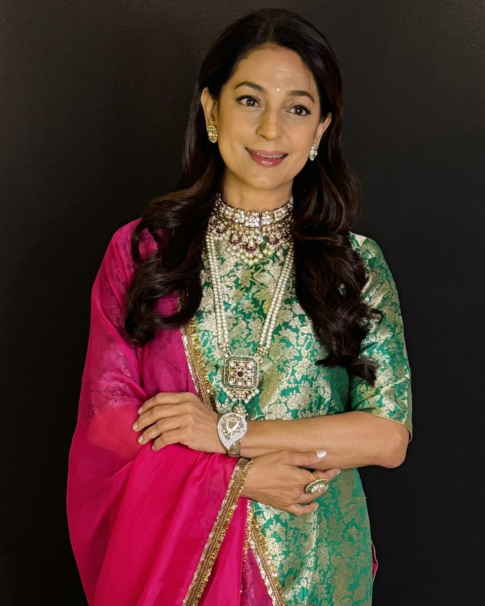 iam_juhi's tweet photo. Diwali is the perfect time to connect, to cherish, and to spread joy! 🙏💕⭐️😇May this festival of light , bless you with all the things you hold dear and fill your heart with endless love. Happy, happy Diwali to you and all your loved ones ⭐️⭐️⭐️⭐️⭐️😇😇😇😇😇😇💕💕💕💕💕⭐️⭐️⭐️⭐️⭐️⭐️