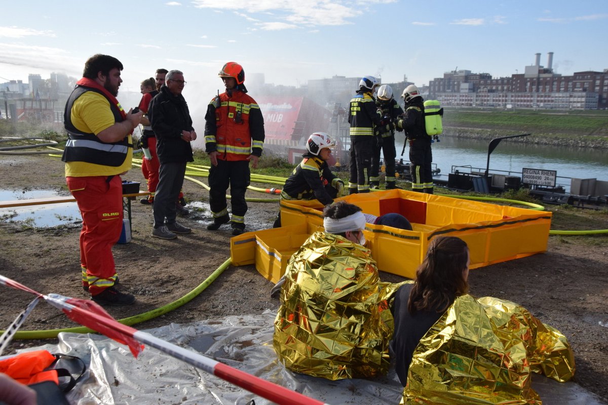 #PolitikundVerwaltung #InnenministeriumBadenWürttemberg Was die Retter machen, wenn die Erde bebt: In Baden-Württemberg hat die größte Übung innerhalb des EU-Katastrophenschutzverfahrens stattgefunden, die je in Deutschland organisiert wurde. Bei der… dlvr.it/TFt86z