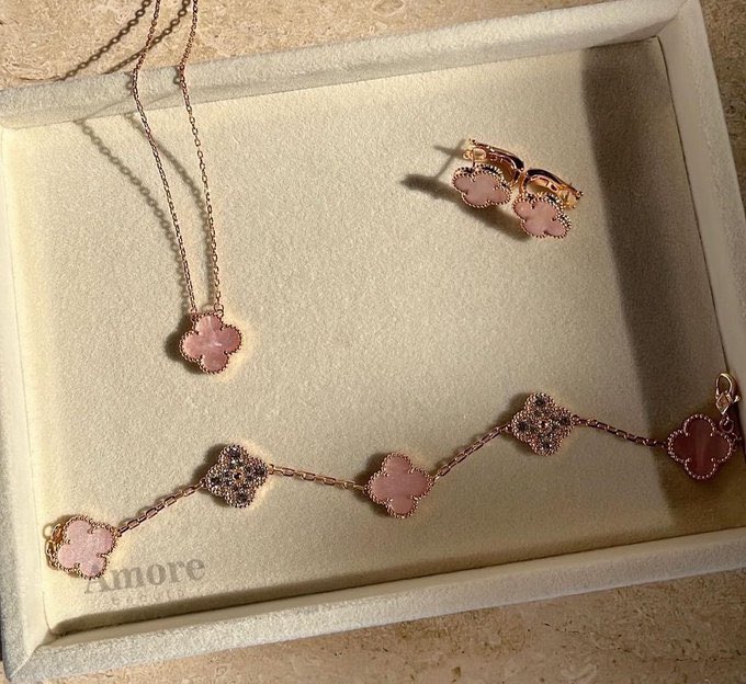 𝒫 (@lvspink0) on Twitter photo 