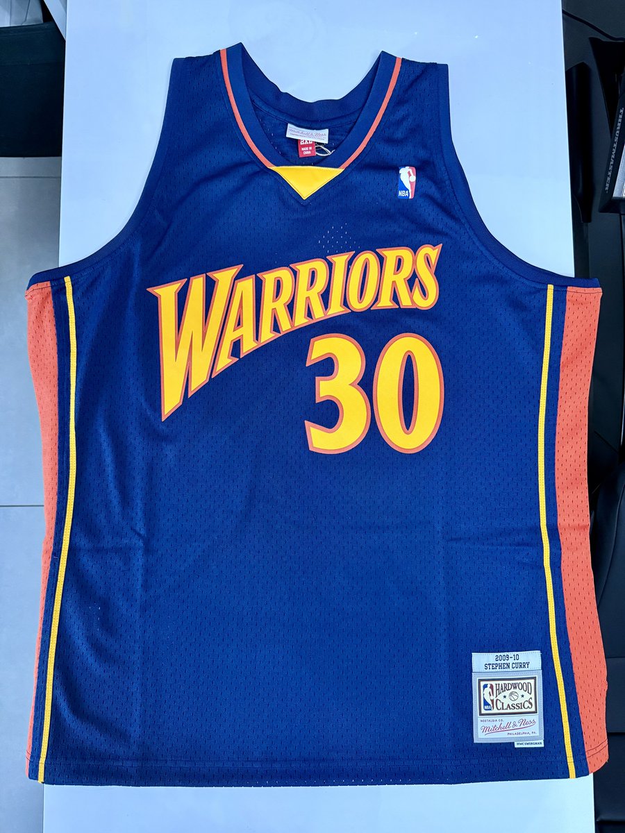 DelbonoRoberto's tweet photo. Le ultime arrivate nella collezione #142 #143.. #nbajersey #nbacollection https://t.co/K8E4Eh4DH7