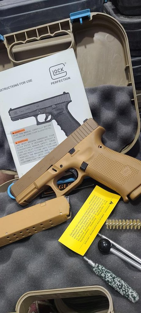 مسدس جلوك باكستاني جديد بيج بتوابعه بسعر مناسب 
للتوصل . 778070273
صنعاء 
لاتنسى  مشاااركه
اعجااااب+عاده تغريده