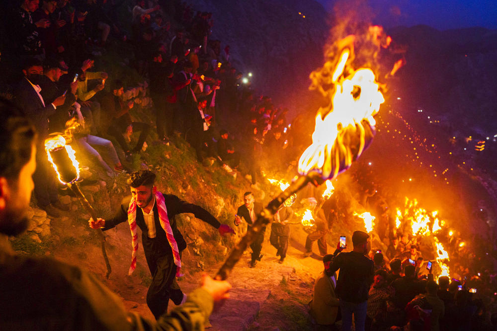 PLUS QUE QUELQUES HEURES pour précommandez votre livre signé 'Kurdistan, mon ami' et bénéficier d'un tarif exceptionnel ! Hiên Lâm Duc nous livre un témoignage poignant sur le Kurdistan. fr.ulule.com/kurdistan-mon-…
#Kurdistan #livrephoto #photographie #offrelimitée #editionsodyssee