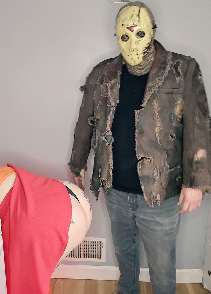 Jason?! How did you get in scoobydoo? 😅💕 

I've been working on editing all the spooky content I've been making this weekend is going to be fun posting it all 😘  #jasonvorhees #velma #cosplay #Halloween