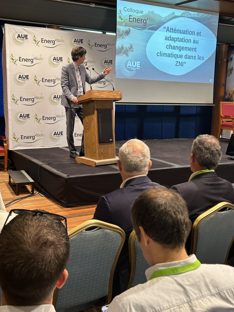 Colloque Energ’isule en présence du Pr. du Conseil Exécutif et de la Pr. de la commission énergie de Guadeloupe.
Au programme : la lutte contre le changement climatique et l’adaptation de nos territoires vers l’autonomie énergétique.