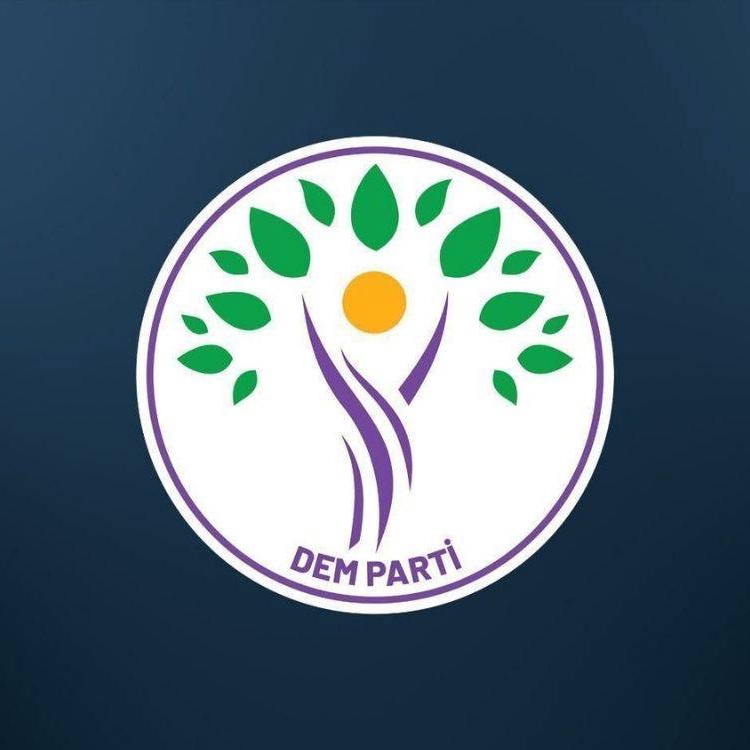 bosunatiklama's tweet photo. DEM Parti: "50 milyon kürdü yok edemeyeceğinize göre Kürt sorununu nasıl çözeceksiniz?" https://t.co/auytLhLOjH