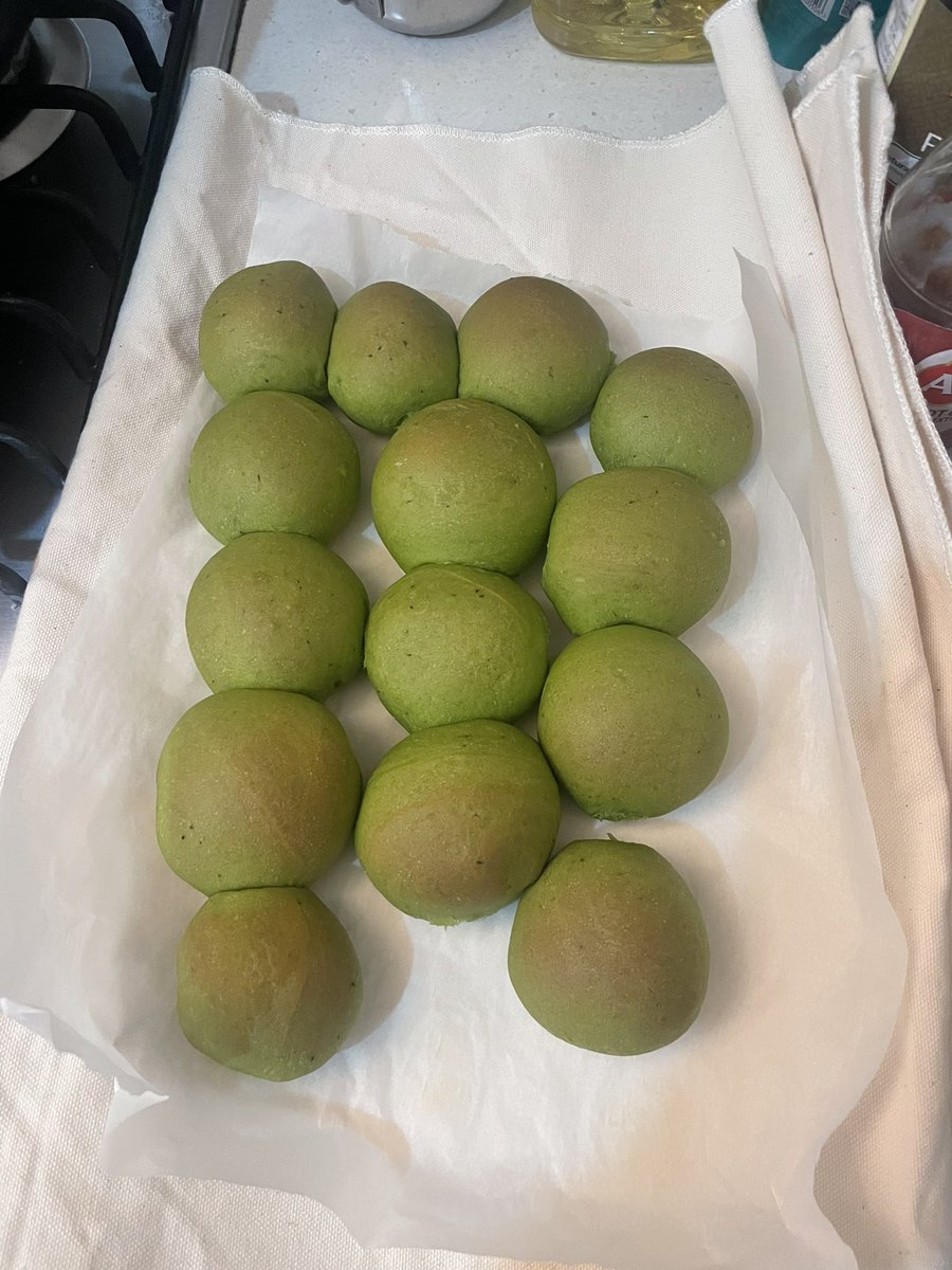 moanaito's tweet photo. サンマルクの配りに来てくれる
ミニパンのようなかわゆすなパン出来た😍
これはレシピどれ使ったか覚えとかないと！
抹茶やけど、若干よもぎっぽい風味もある気がする笑 https://t.co/e1a900LYWq